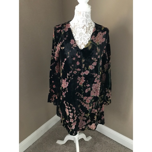 Floral velvet burn out dress - Picture 3 of 6